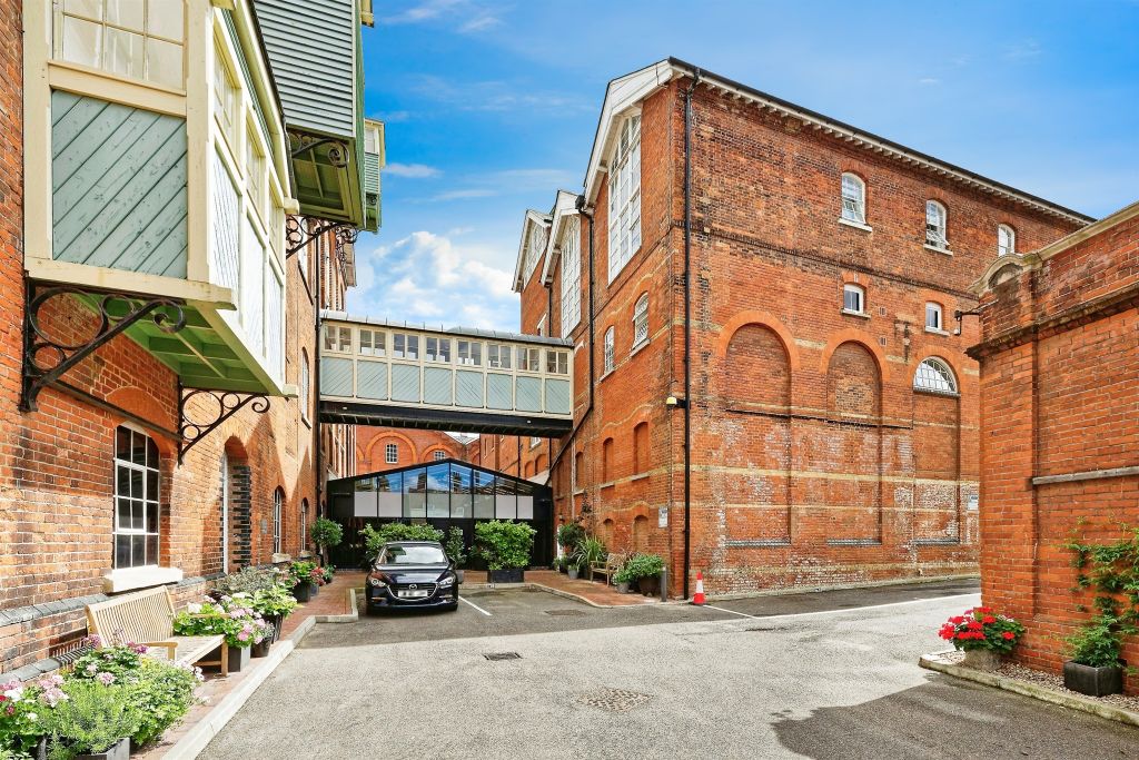 Property photo 1 of 13