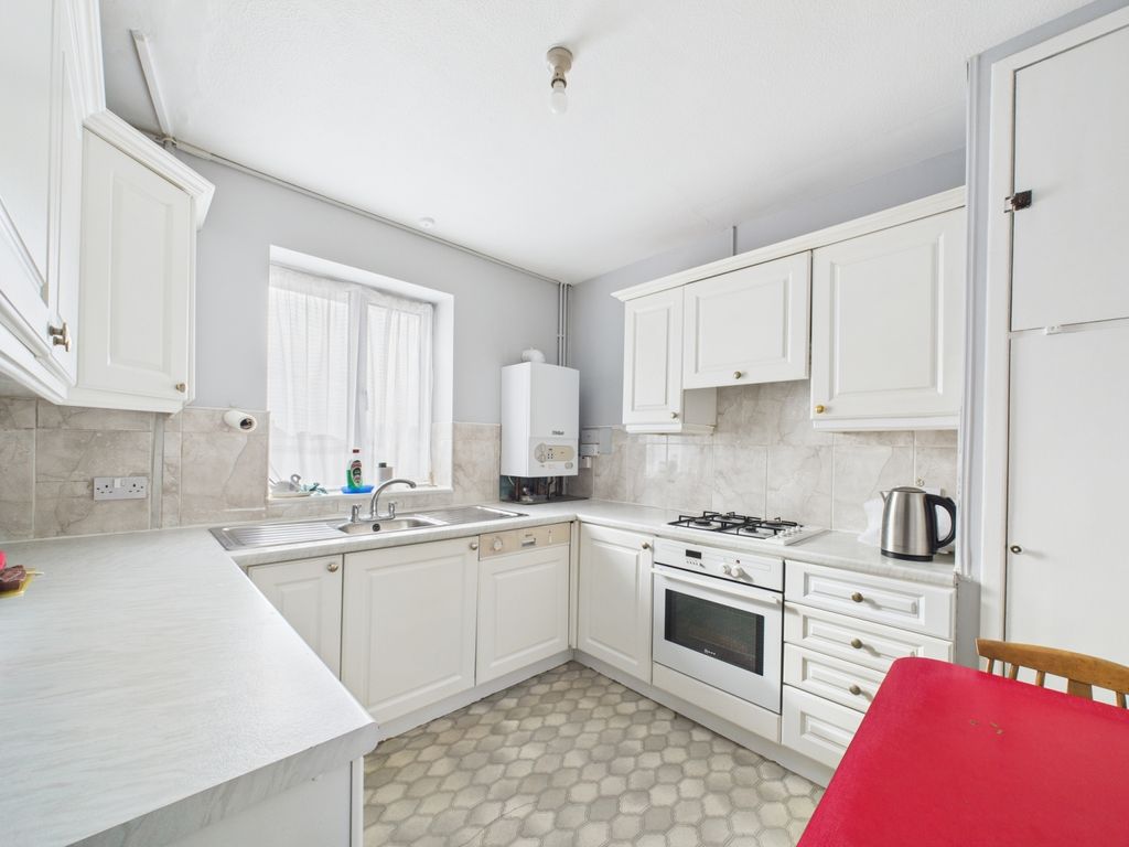 Property photo 2 of 10 Cam03750G0-Pr0077-Still011