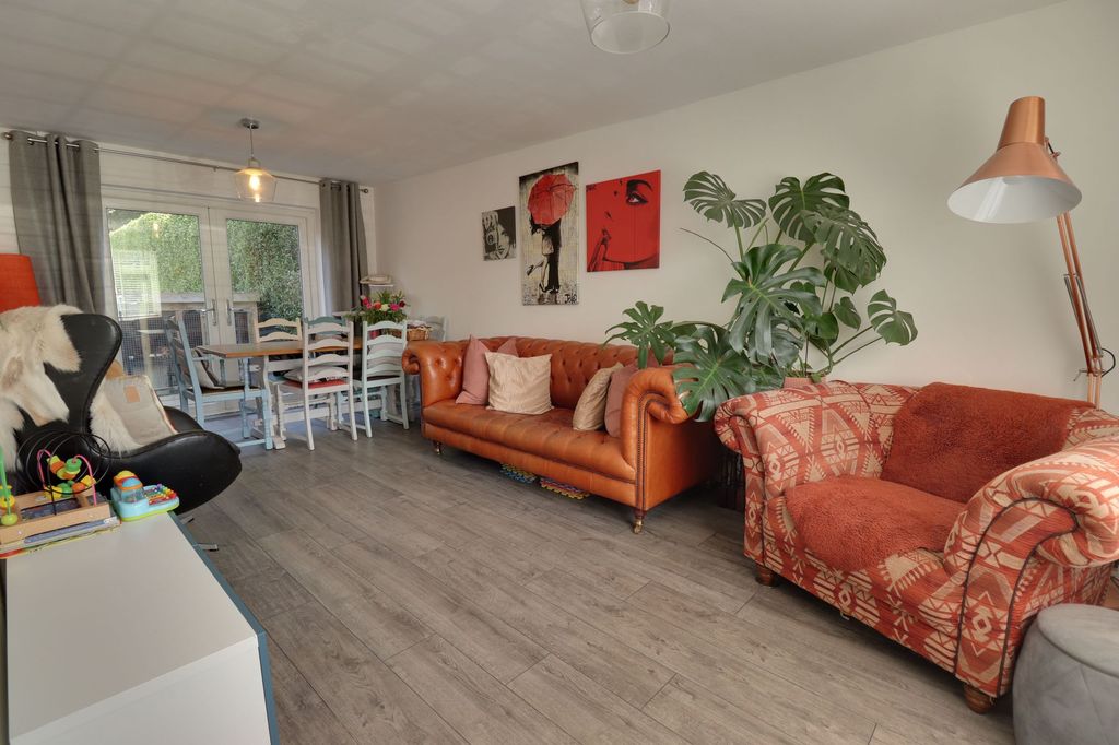 Property photo 2 of 15 Lounge Diner