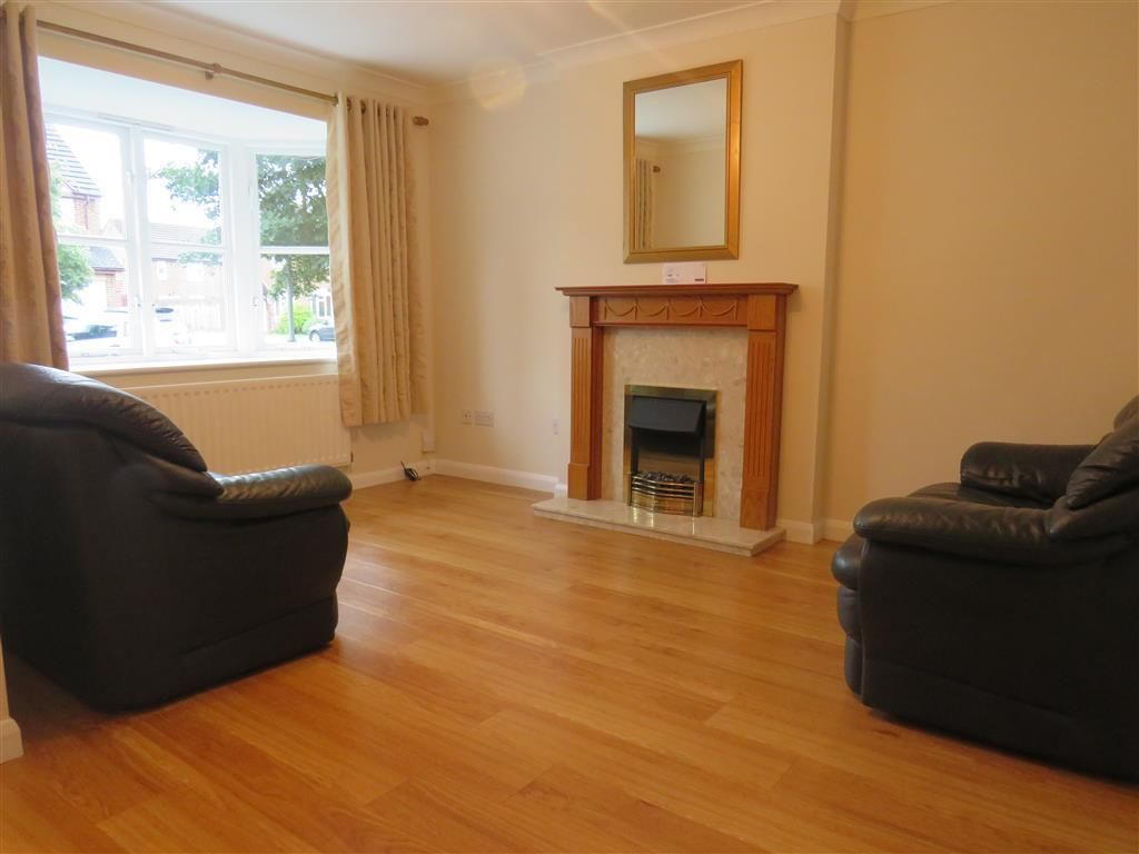 Property photo 3 of 9 Living Room