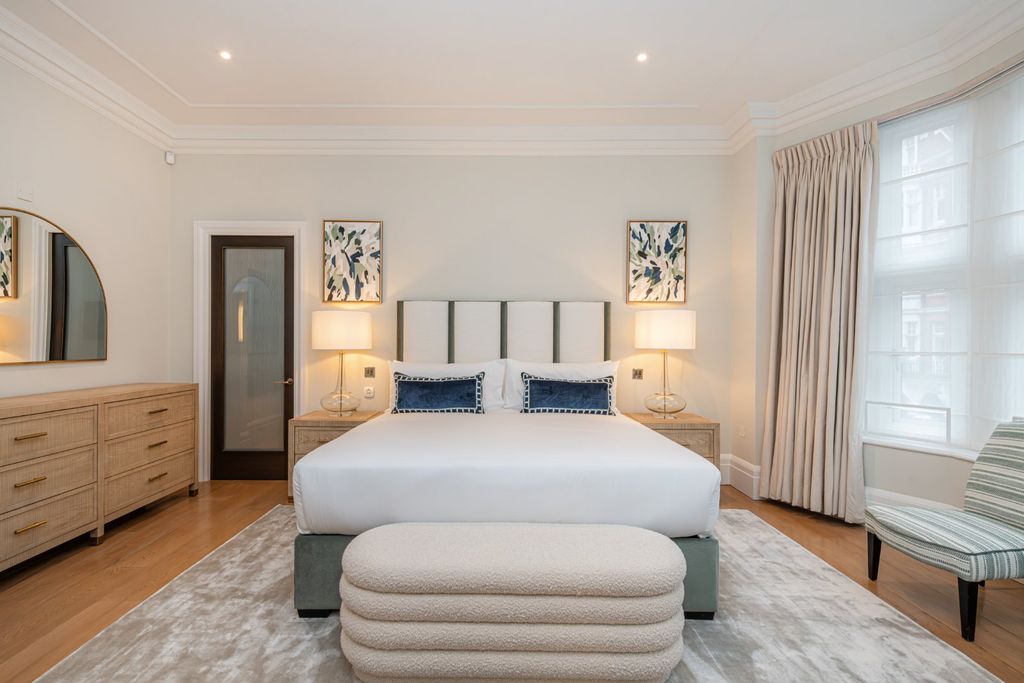 Property photo 2 of 21 Picture No. 12