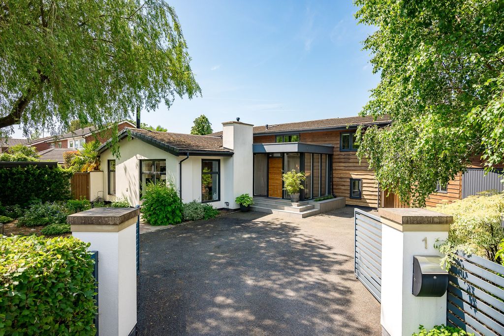 Property photo 1 of 37