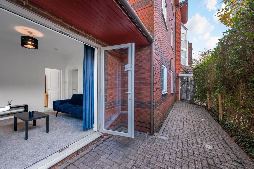 Property photo 2 of 17 Picture No. 20