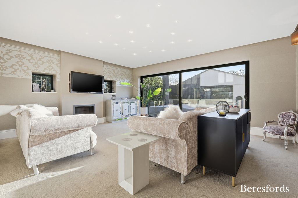 Property photo 2 of 31 Picture No. 05