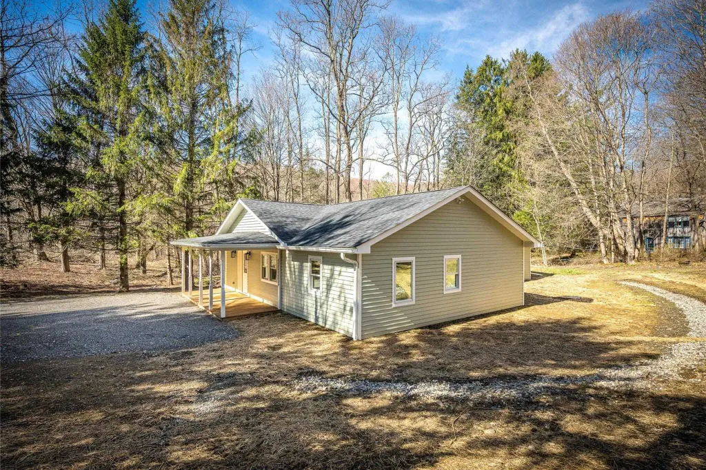 Property photo 1 of 21