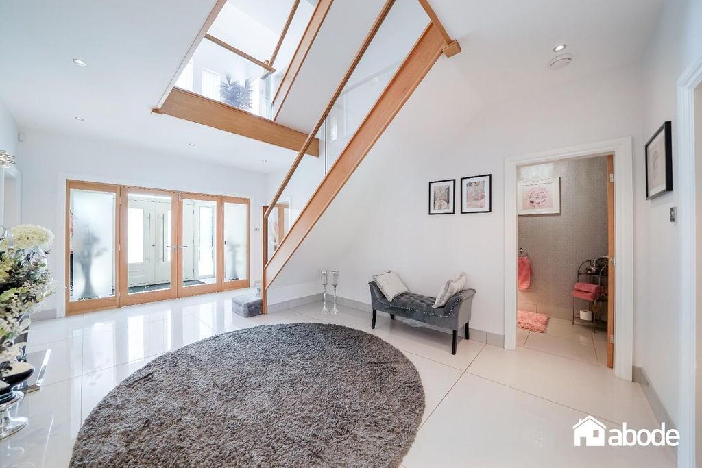 Property photo 2 of 49