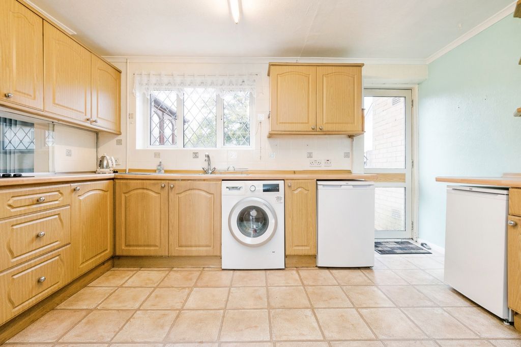 Property photo 2 of 17 Photo