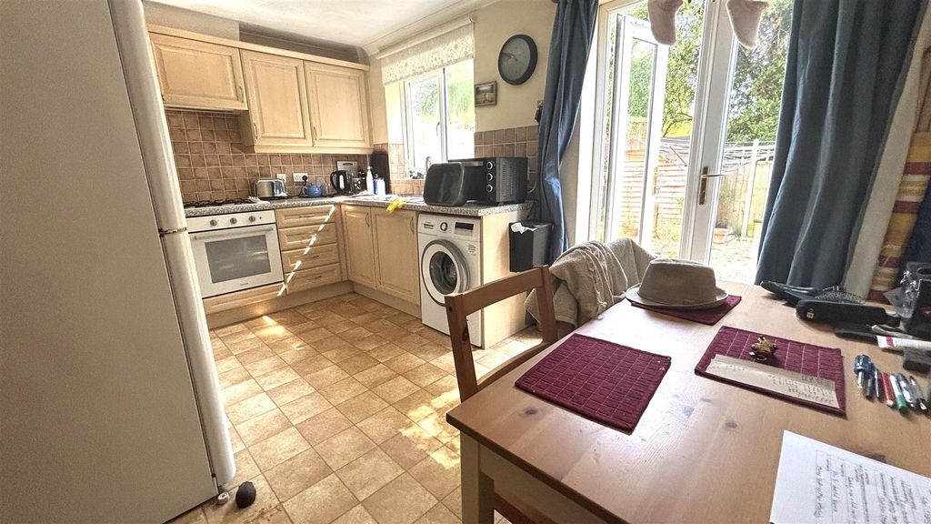 Property photo 3 of 10 Kitchen/Diner