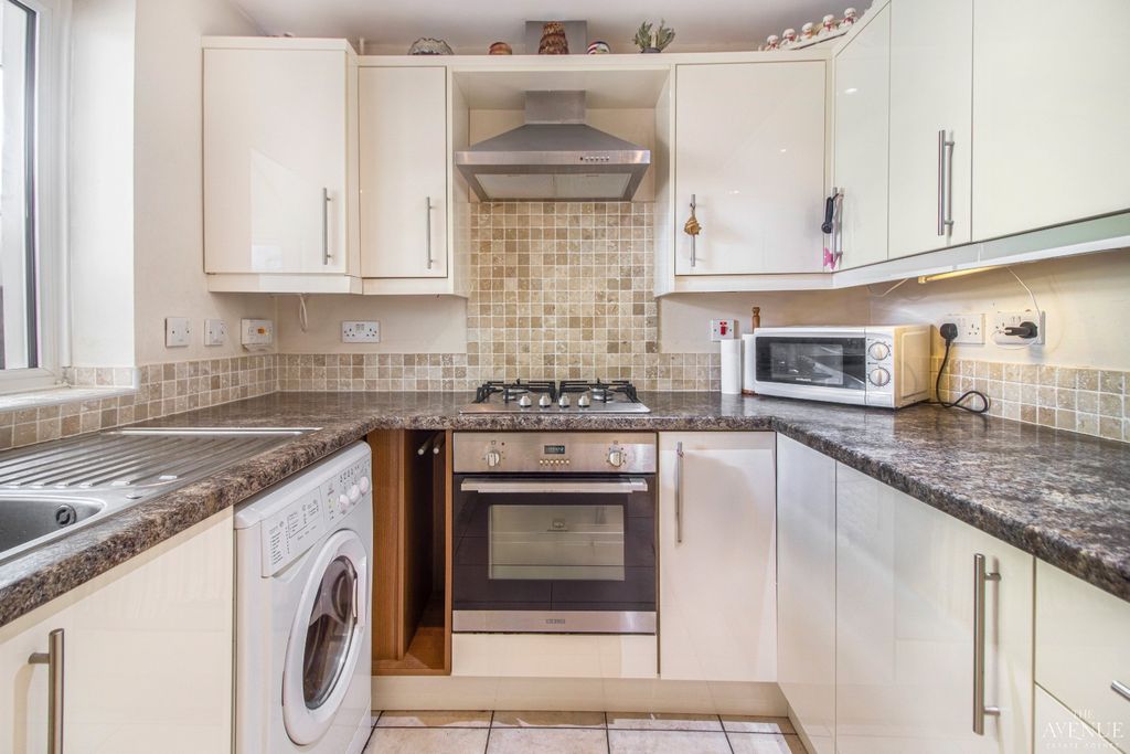 Property photo 3 of 19 4105007
