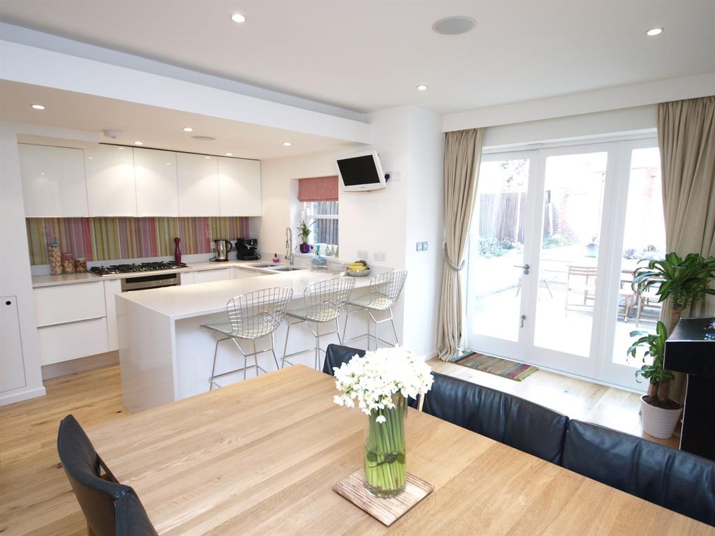 Property photo 2 of 11 P4124136.Jpg