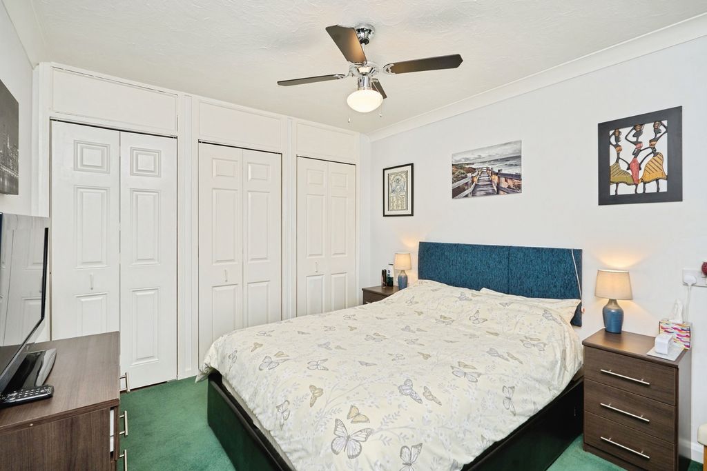 Property photo 3 of 17 Photo