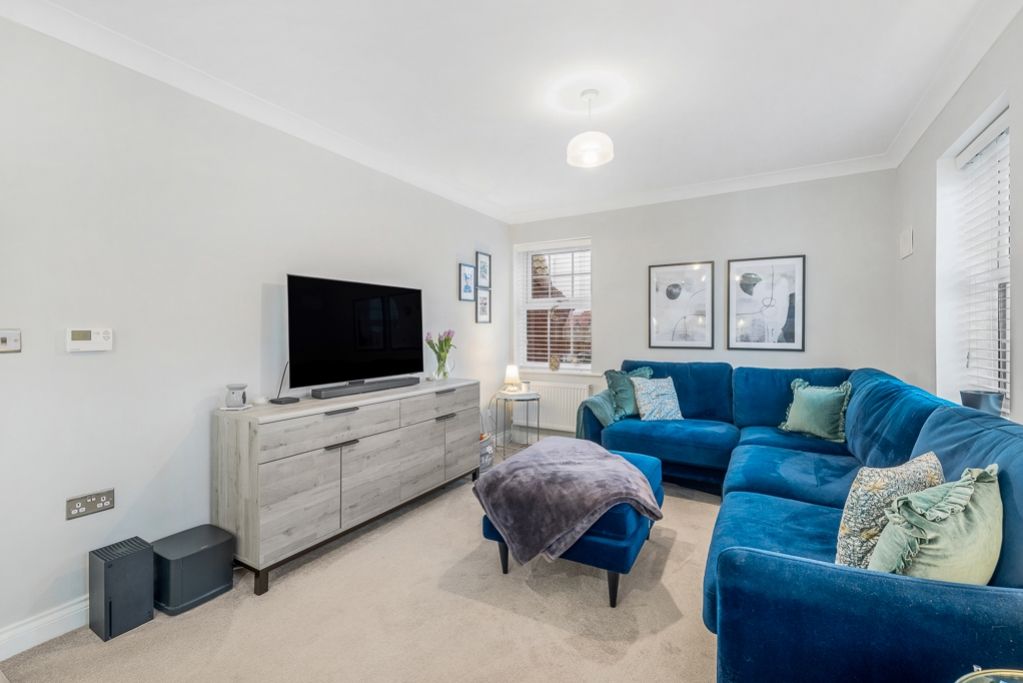 Property photo 3 of 23 1 Kipling Avenue (Spalding)-23