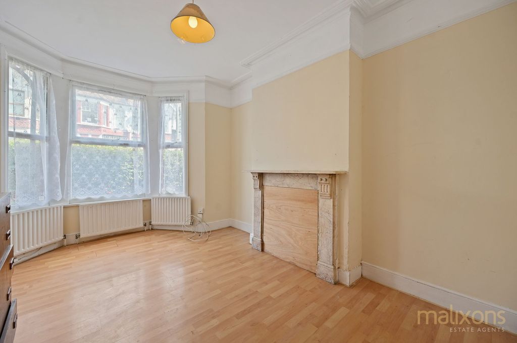 Property photo 1 of 9