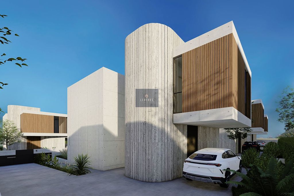 Property photo 1 of 3