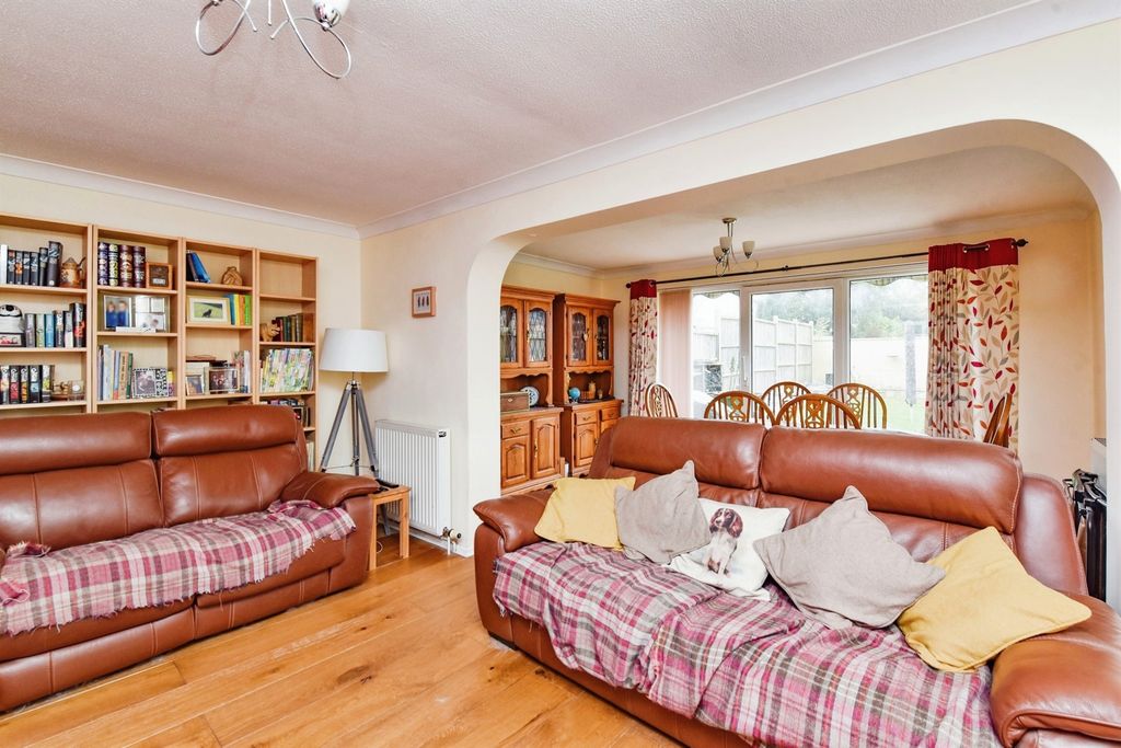 Property photo 3 of 25