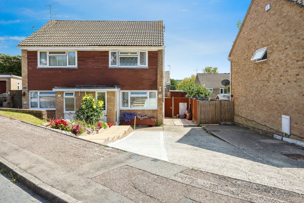 Property photo 1 of 17