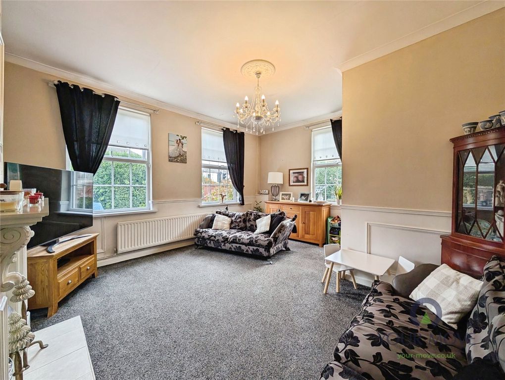 Property photo 3 of 25 Lounge