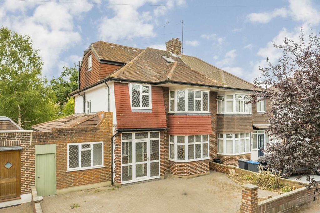 Property photo 1 of 9