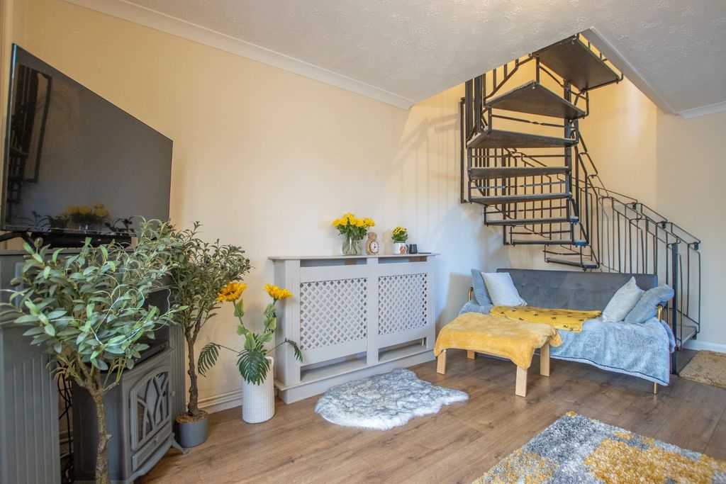 Property photo 3 of 14 45595713