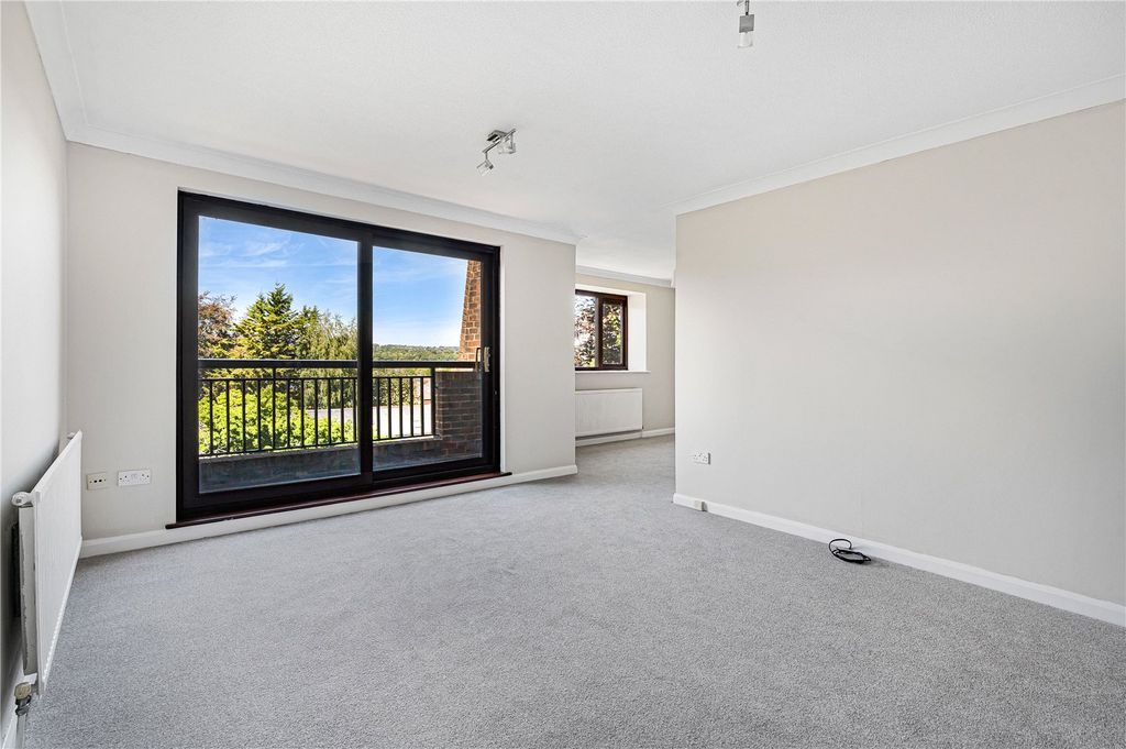 Property photo 2 of 19 Picture No. 54