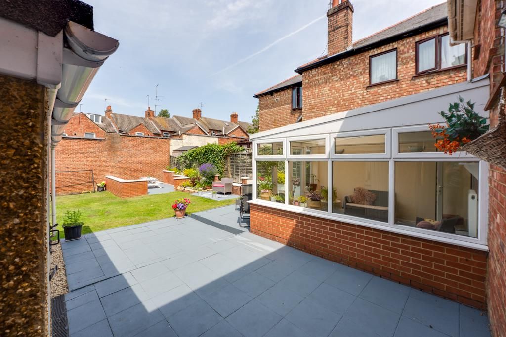 Property photo 3 of 30 11 Sydney Street, Kettering-3.Jpg