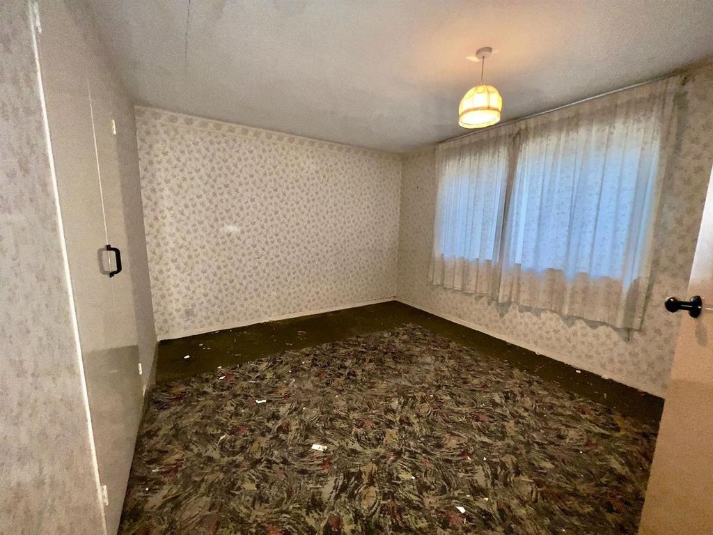 Property photo 3 of 10 Dining Room