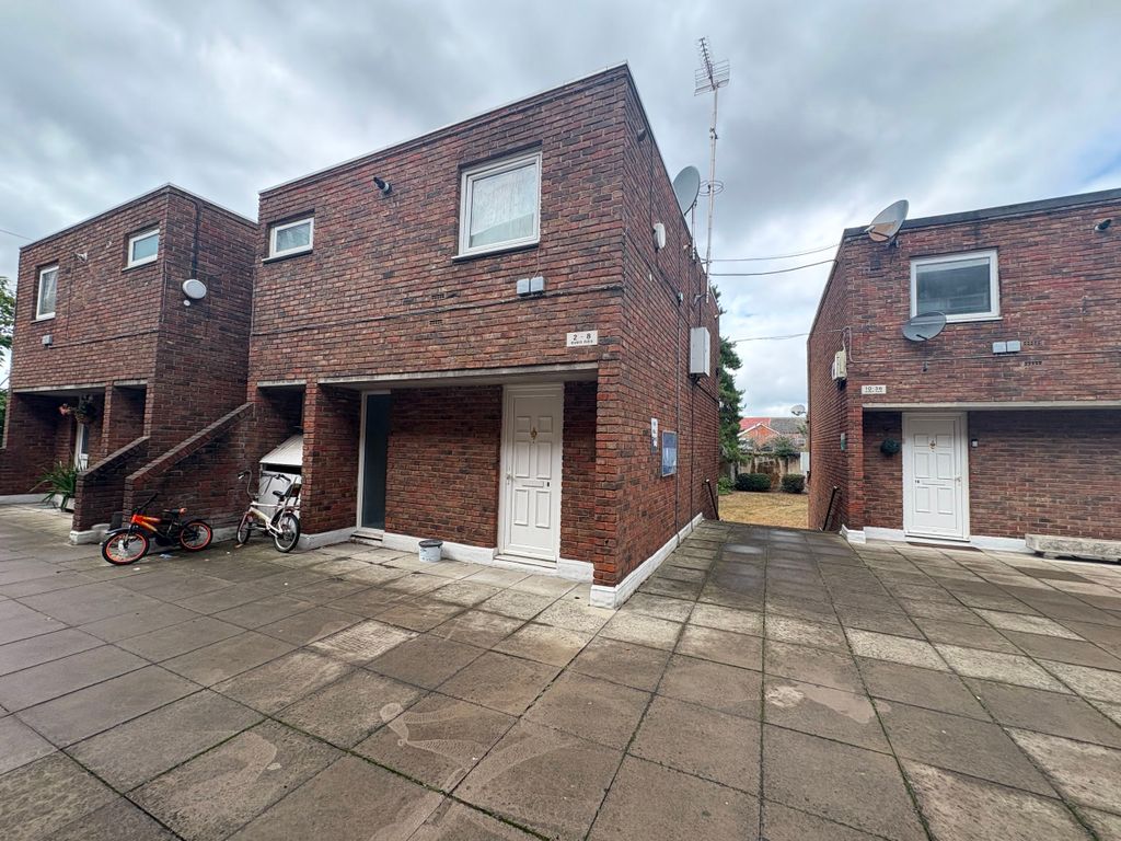 Property photo 2 of 14