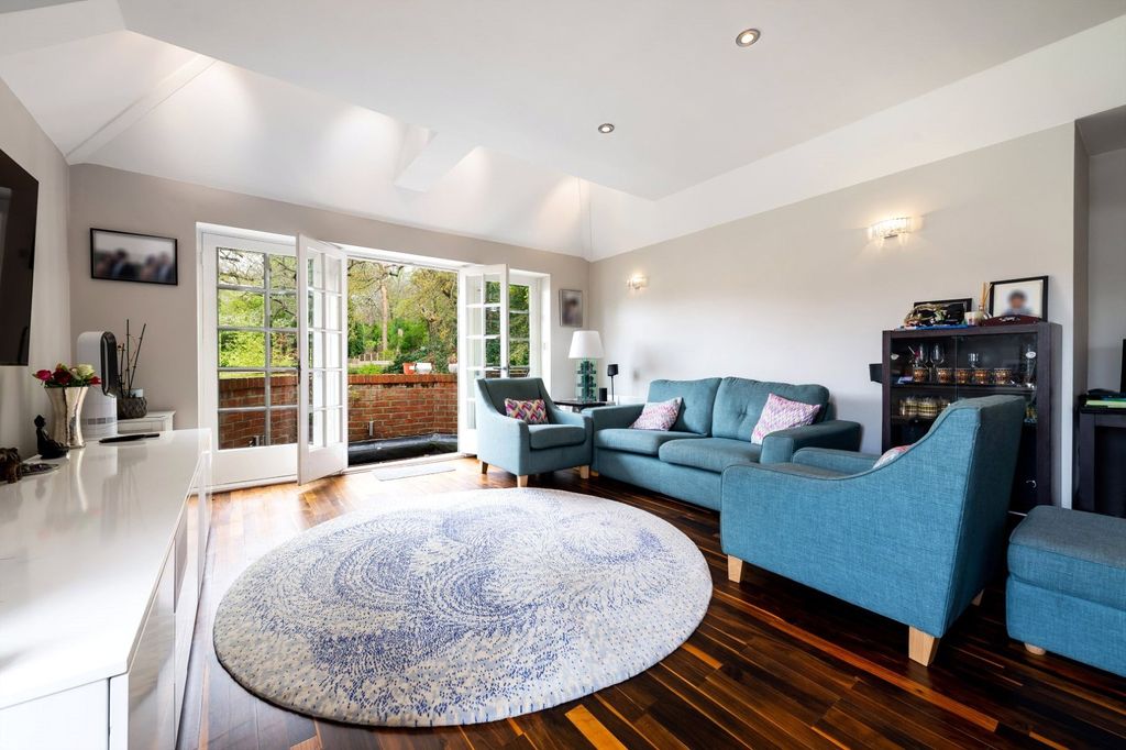 Property photo 3 of 11 Picture No. 13