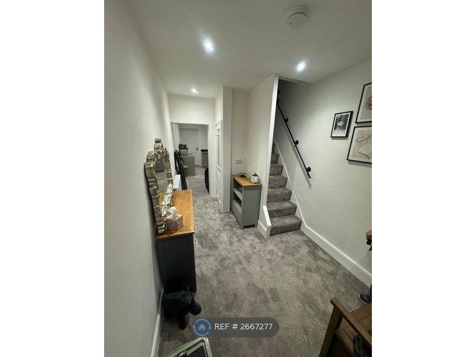 Property photo 2 of 10 Entrance