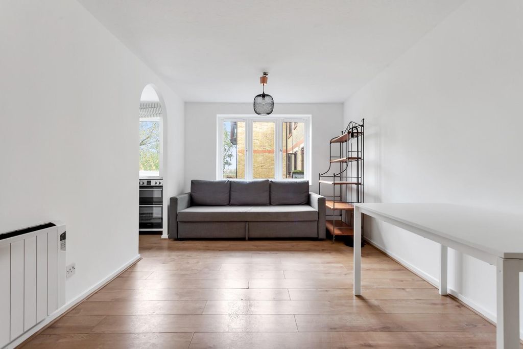 Property photo 3 of 13 Reception