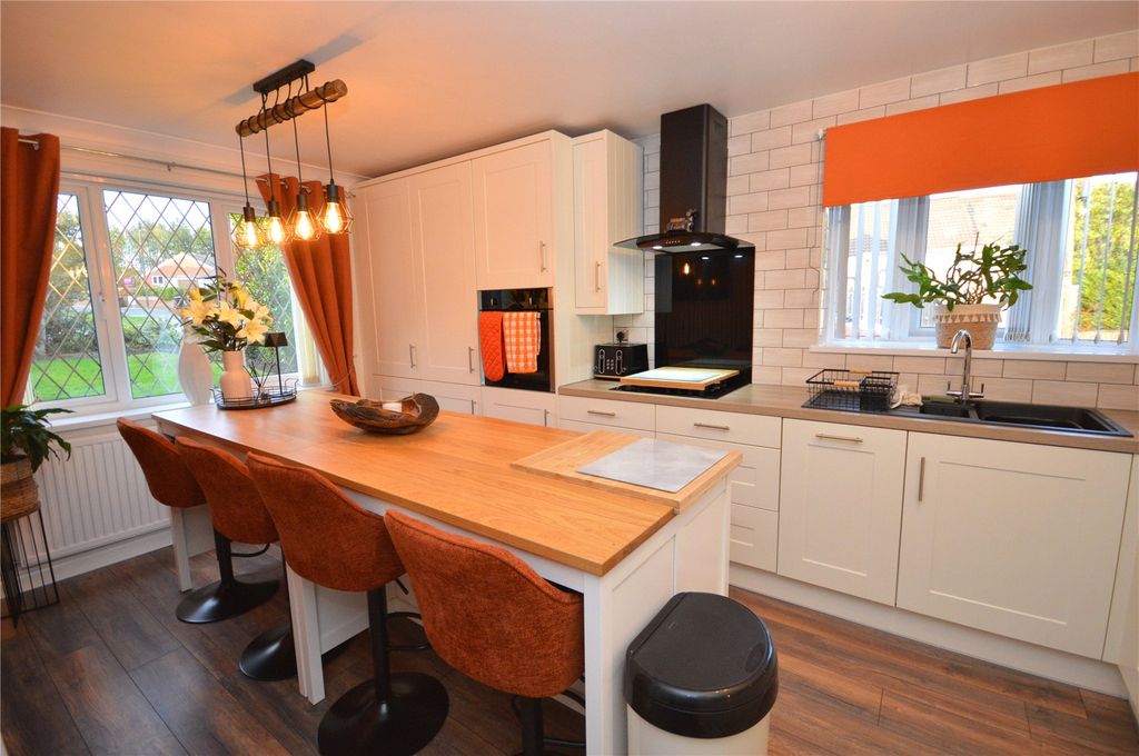 Property photo 2 of 17 Picture 2