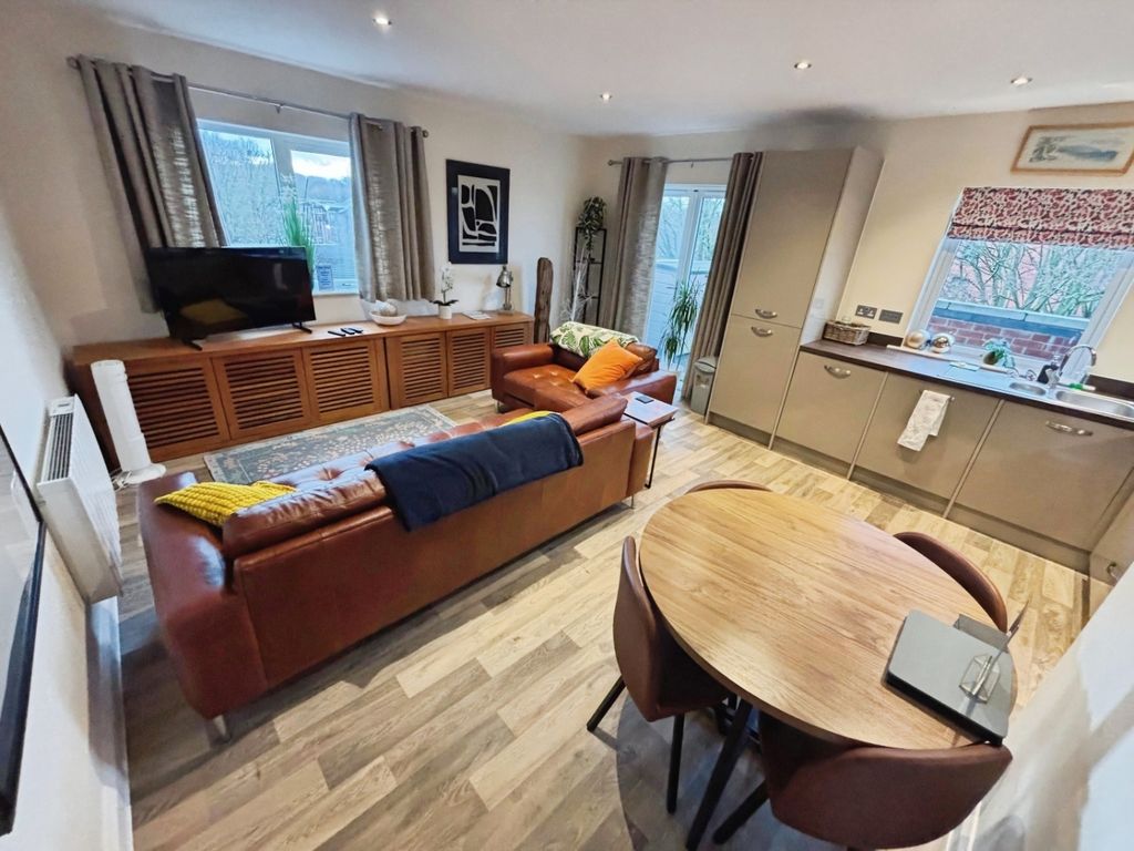 Property photo 3 of 14 Pbox-Img.Jpg