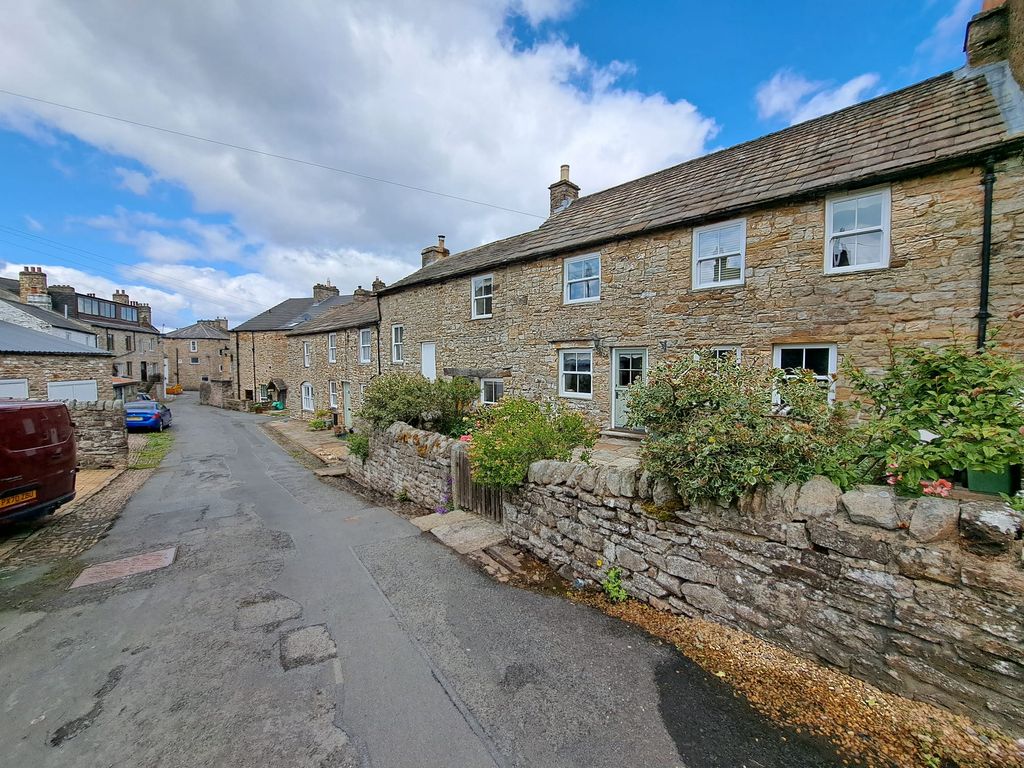 Property photo 1 of 38