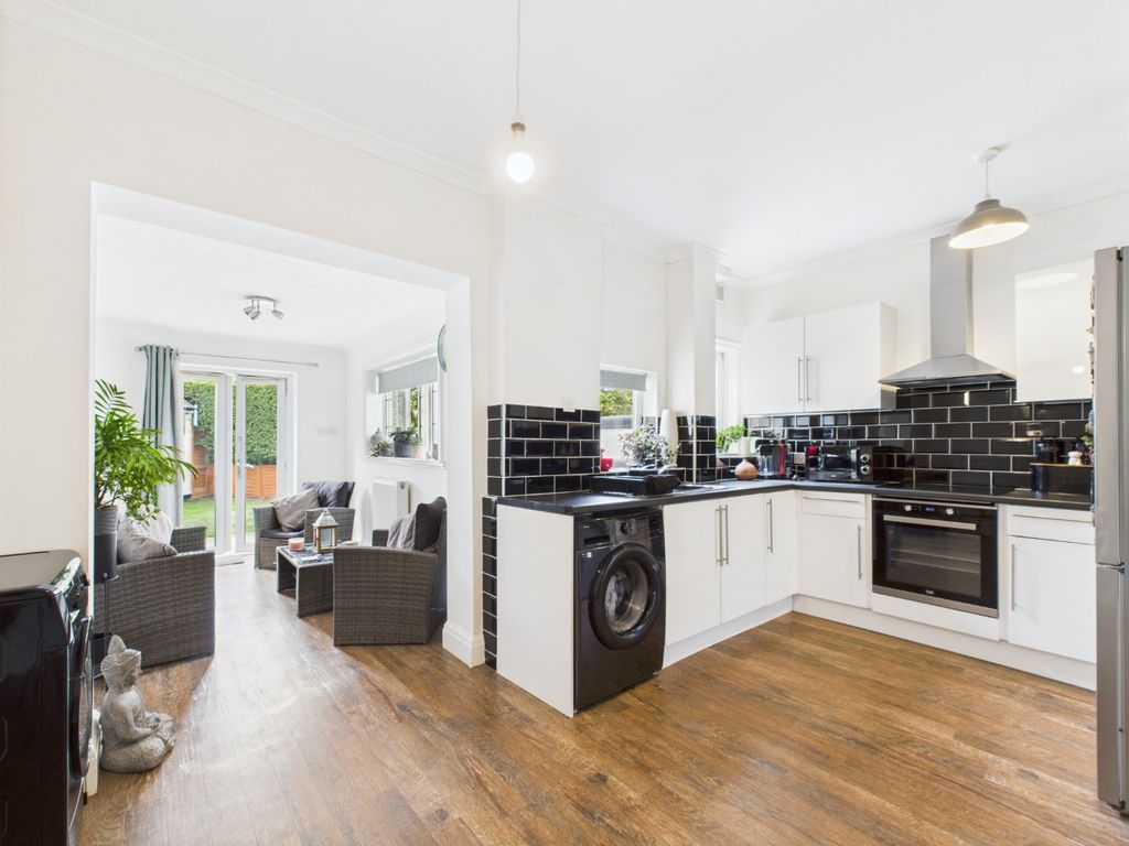 Property photo 2 of 11 4384426