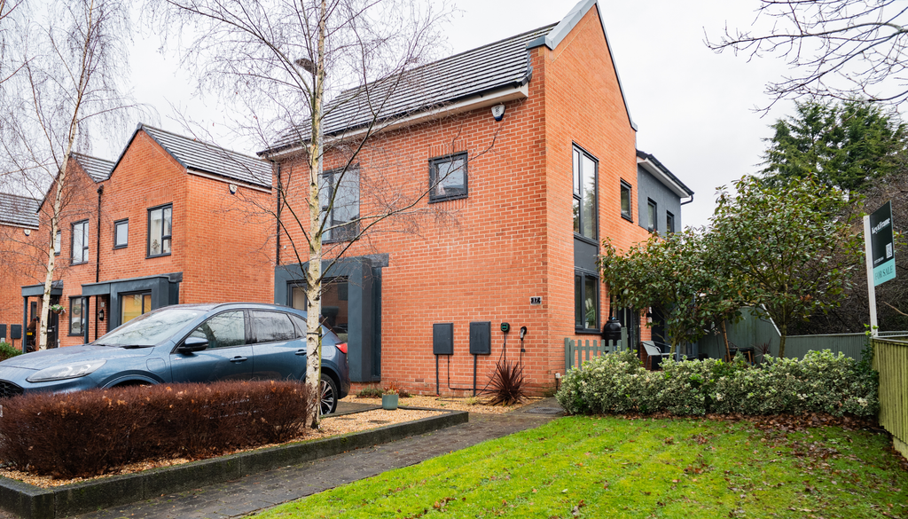 Property photo 3 of 24 Side