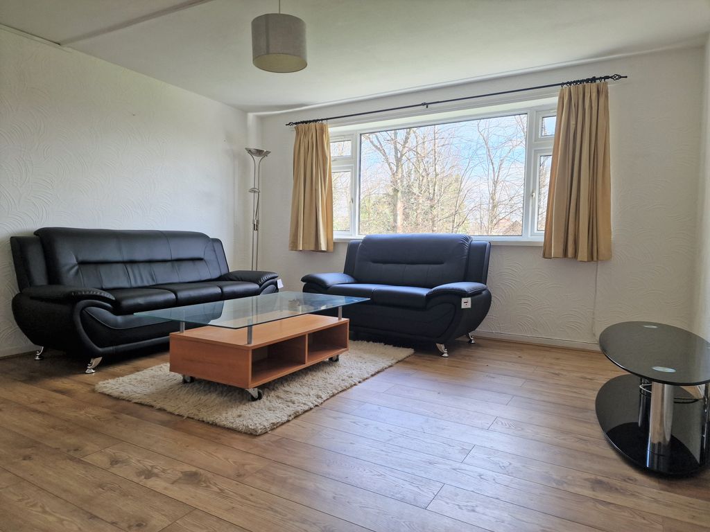 Property photo 1 of 8 Bedroom