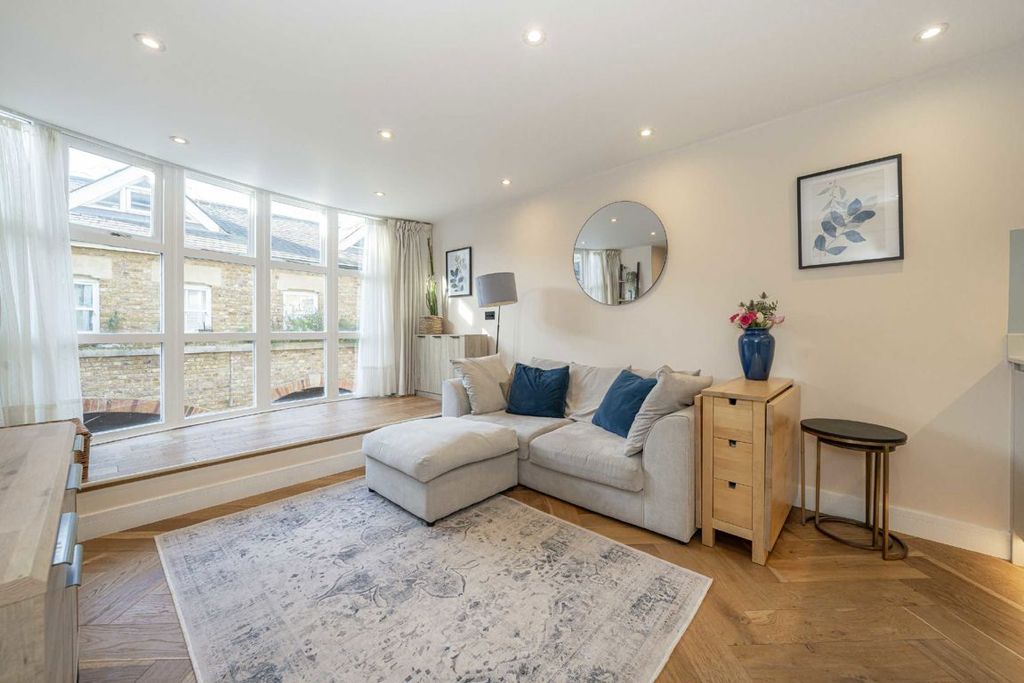 Property photo 2 of 5