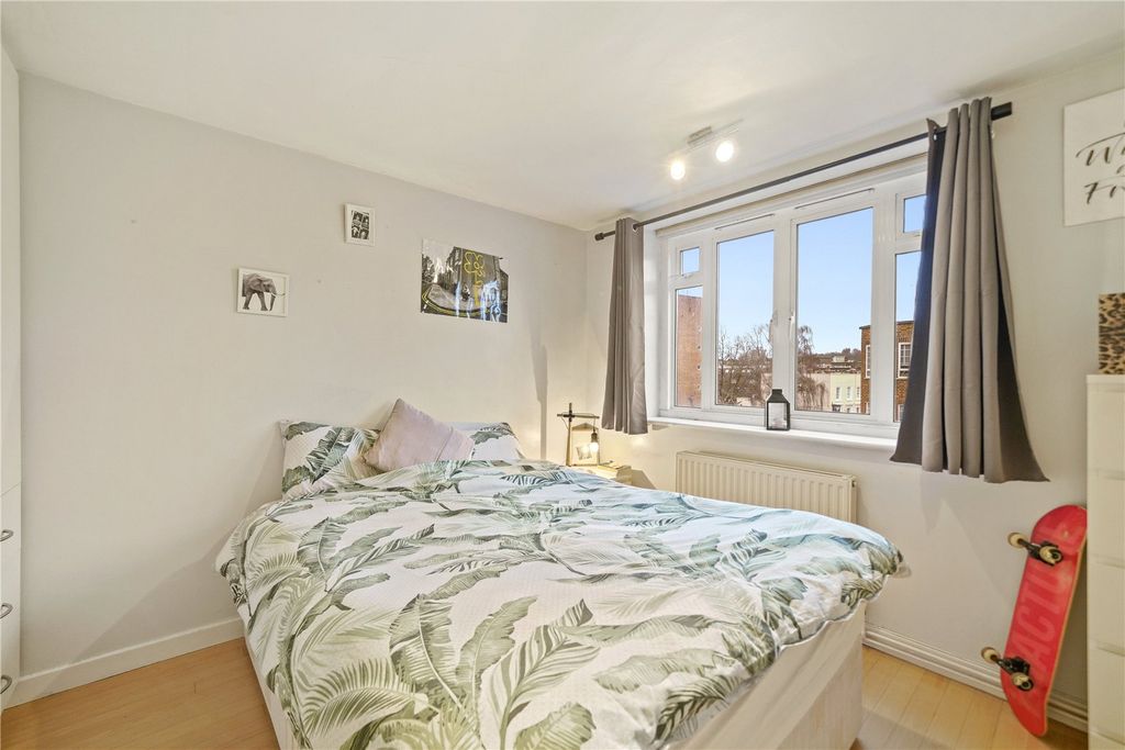 Property photo 3 of 12