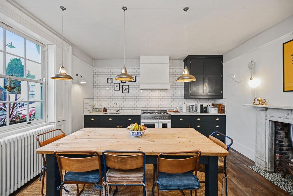 Property photo 3 of 26