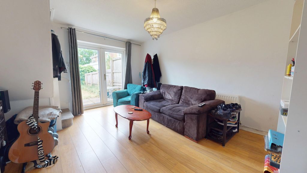 Property photo 2 of 9