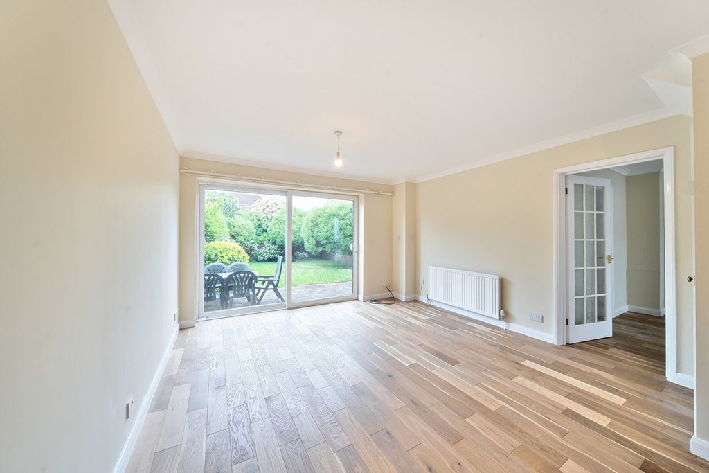 Property photo 2 of 22 21-681A1F9Da6d83-...