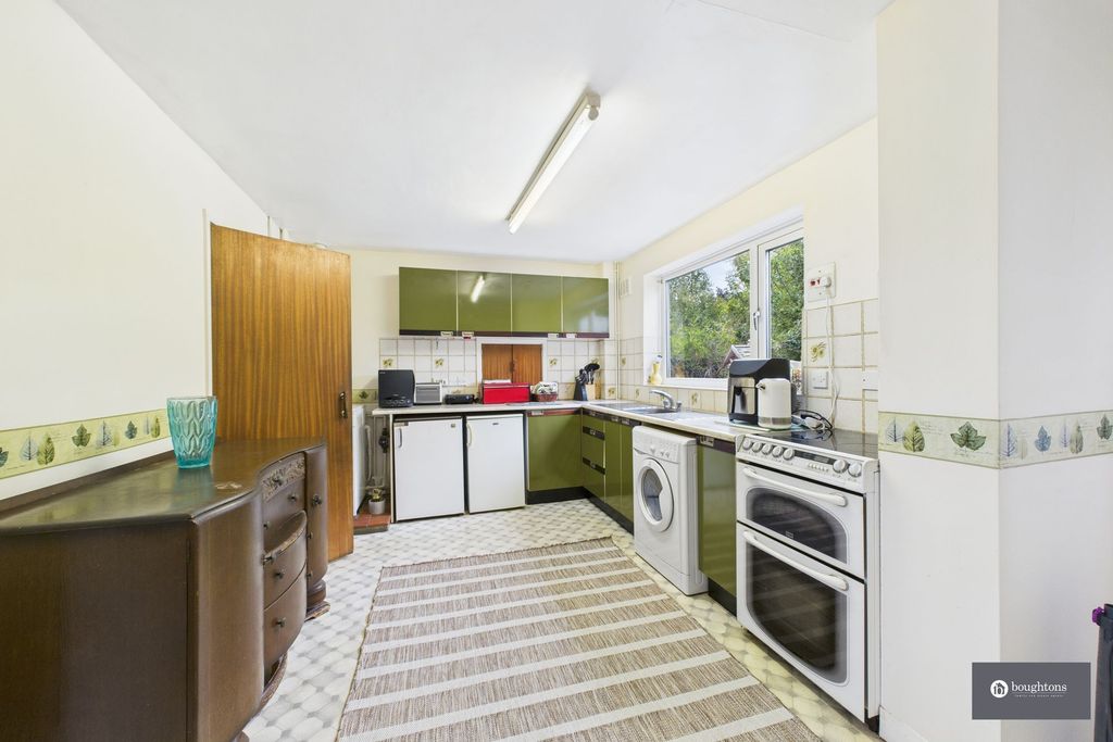 Property photo 3 of 25