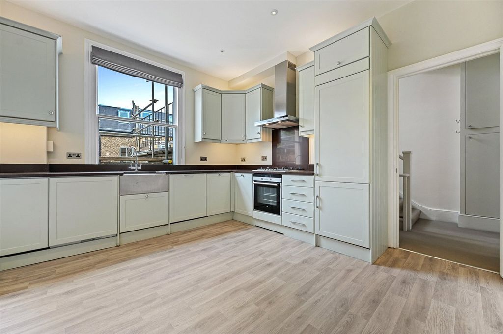 Property photo 2 of 11 Picture No. 21