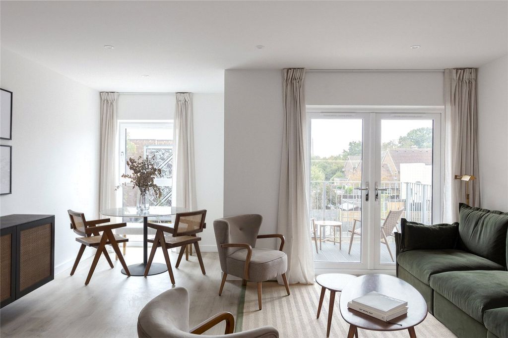 Property photo 1 of 6 Show Home Living