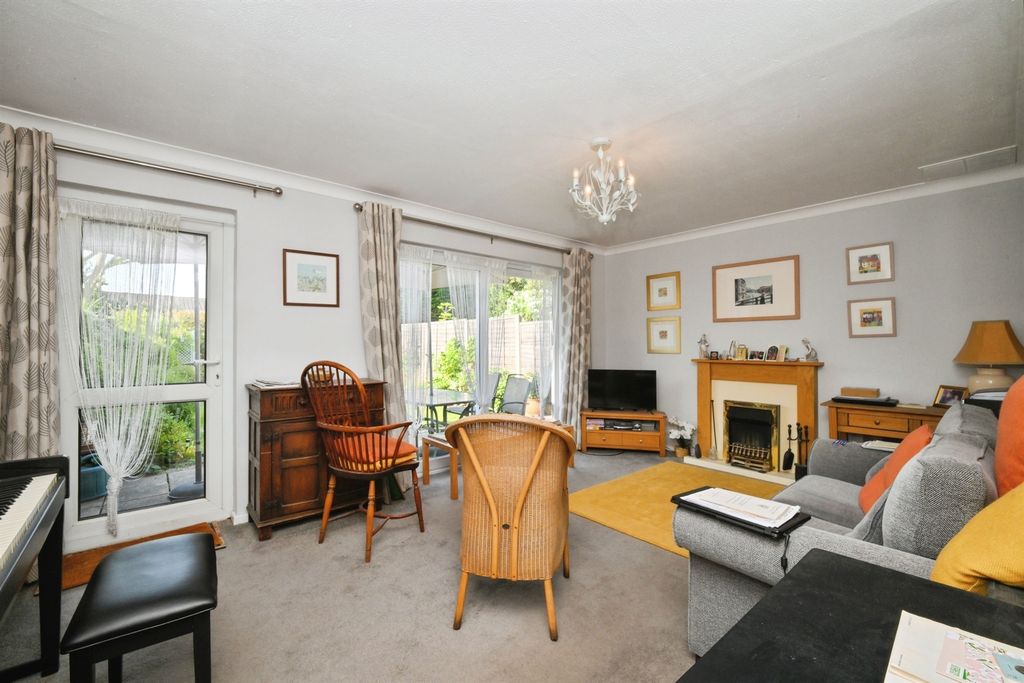 Property photo 2 of 18
