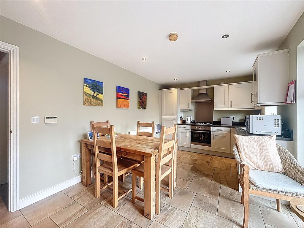 Property photo 3 of 24 Kitchen Diner