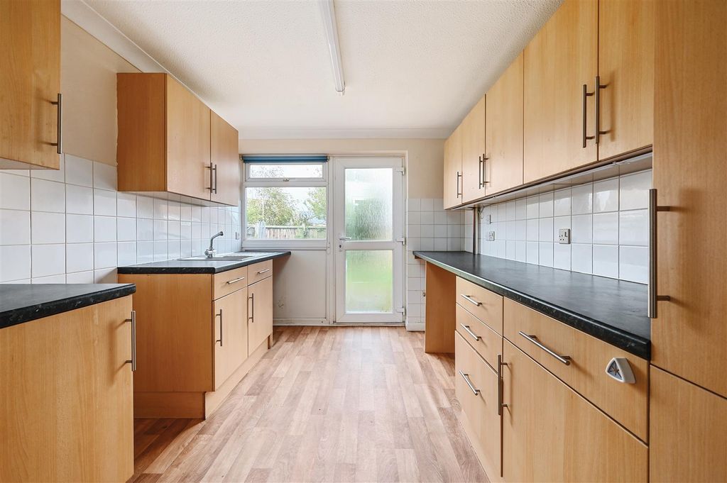 Property photo 2 of 20 13 Saxon Rise - Tn401Tf - Photos (1).Jpg