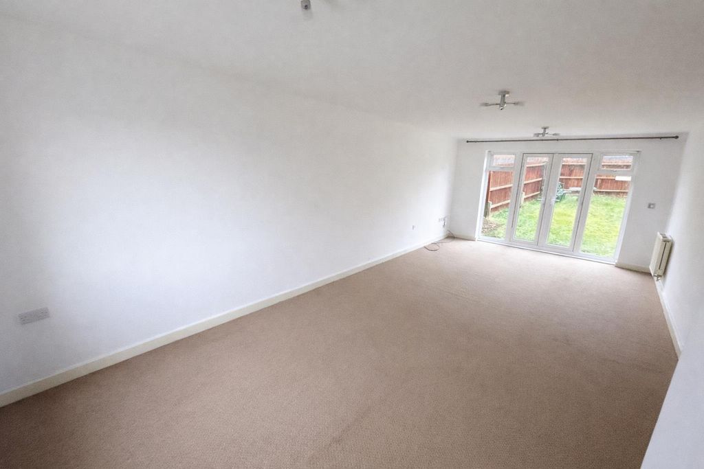 Property photo 3 of 29 1F53B147-9A90-4B78-8861-d00F2c54d7F0.Png