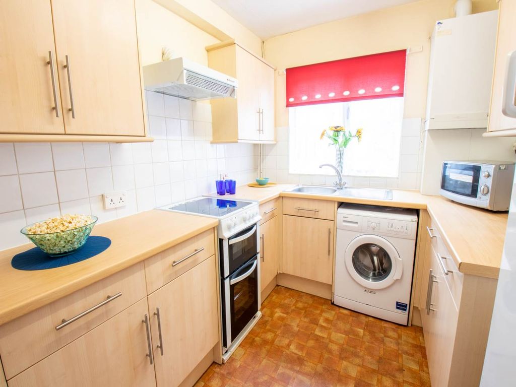 Property photo 2 of 13 Kitchen