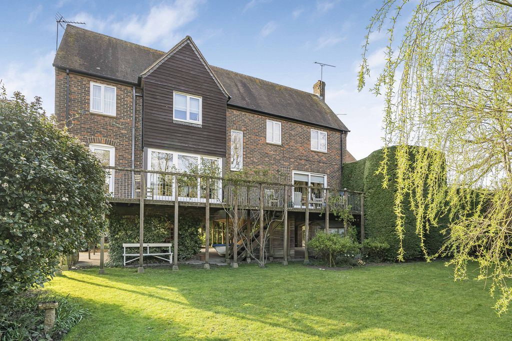 Property photo 2 of 34